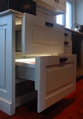 https://www.kitchensbathsunlimited.com/hubfs/kitchen_remodeling_fridge_drawers-1.jpg